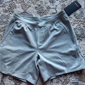 Lululemon mens short never been worn